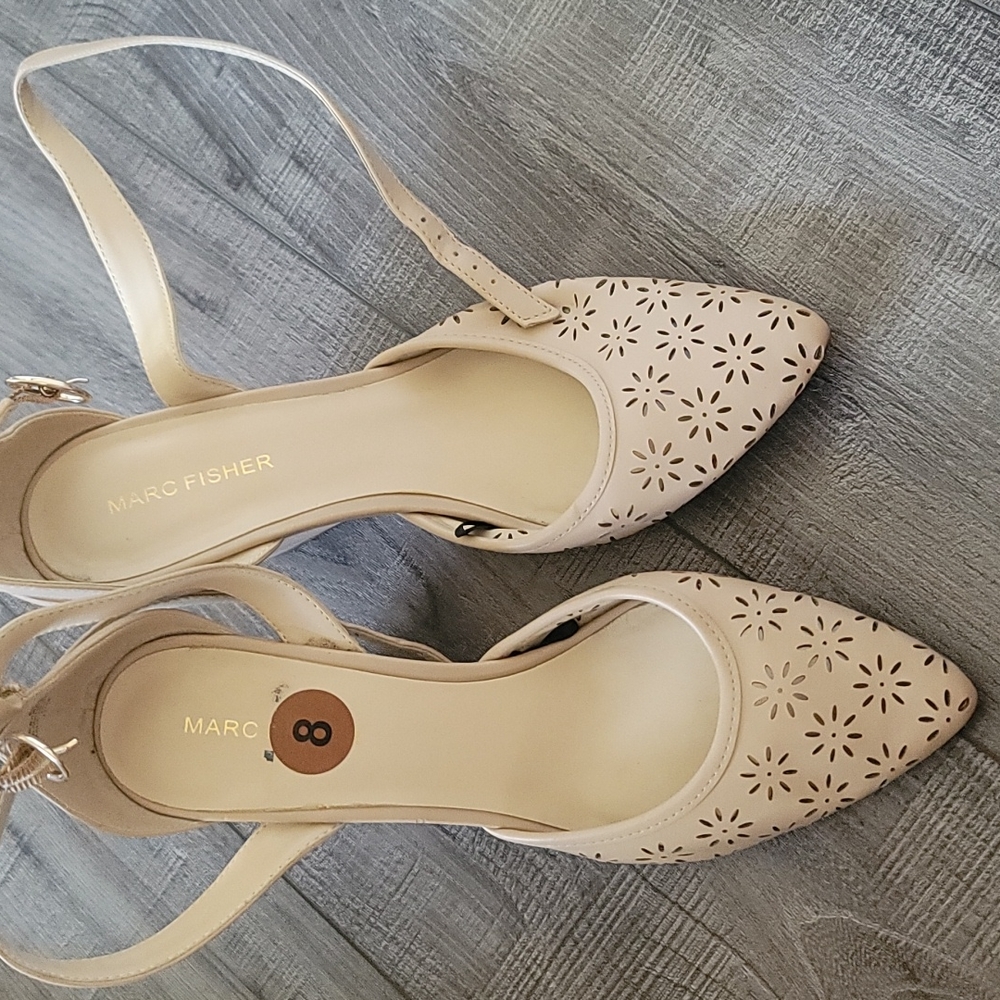 Heels - Picture 2 of 3